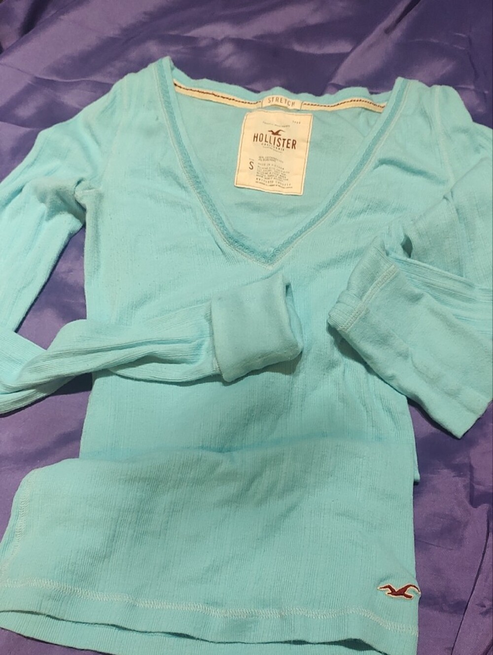 Hollister Light Teal Ribbed V-Neck Long Sleeve Top - Picture 2 of 2